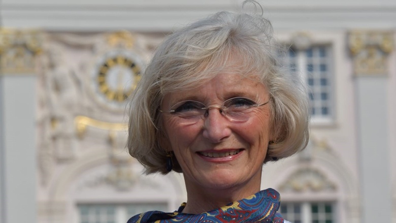 Dr. Sabine Leuwer Dr. Sabine Leuwer
